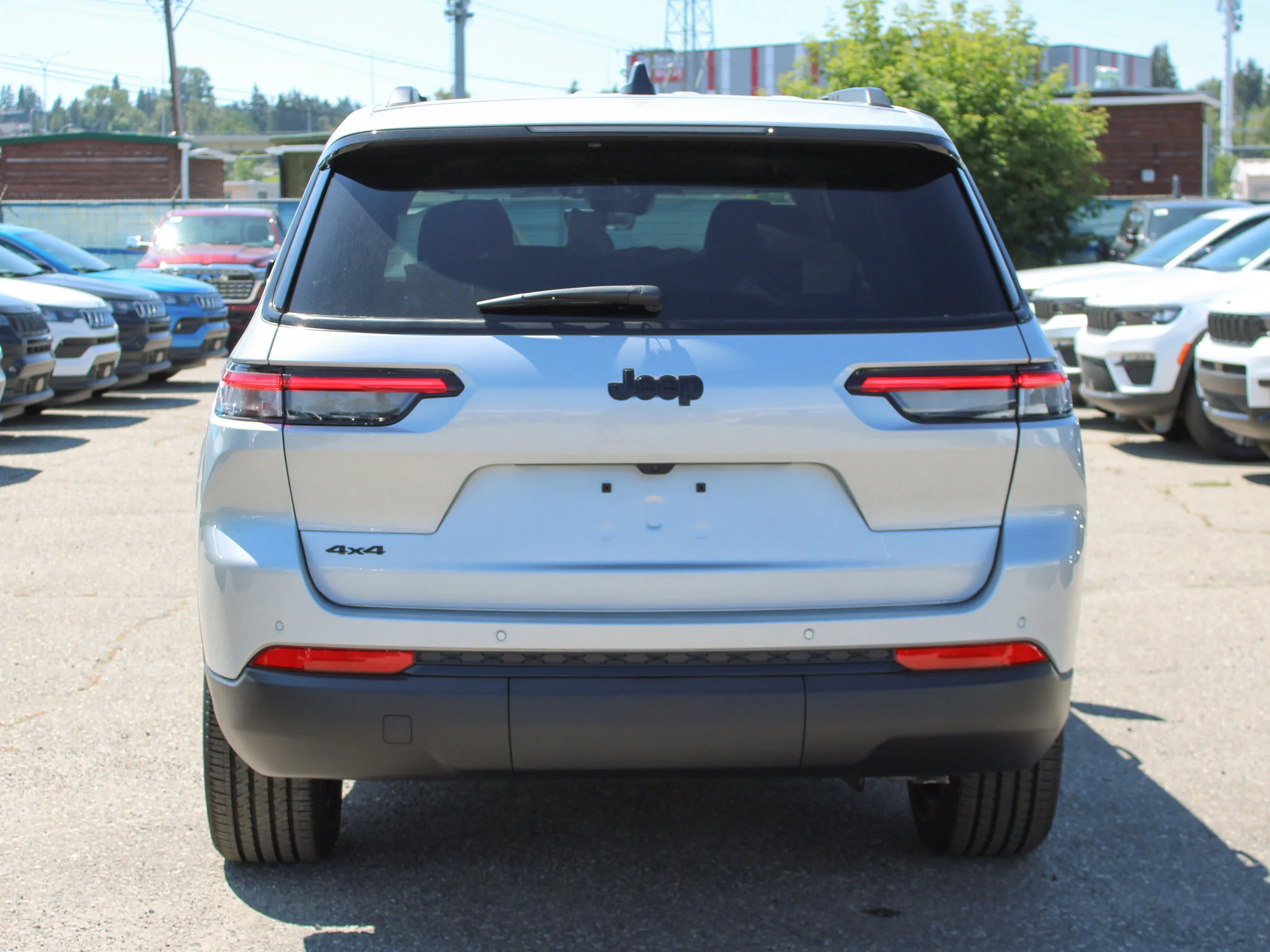 New 2025 Silver Jeep Altitude* 4x4, Sunroof, Heated Leather, Remote Start image 4