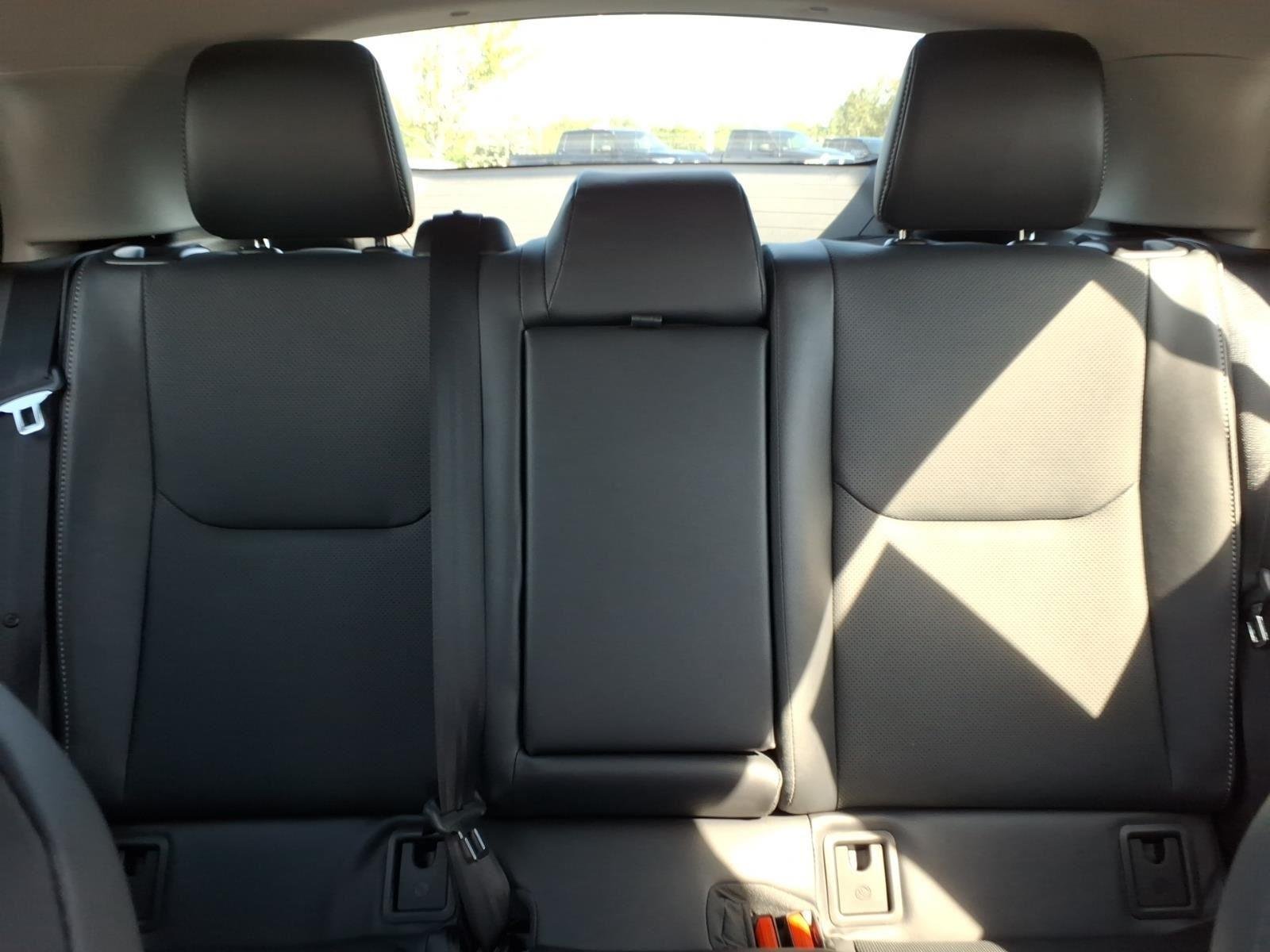 Used 2025 Wind Chill Pearl Toyota Nightshade image 22