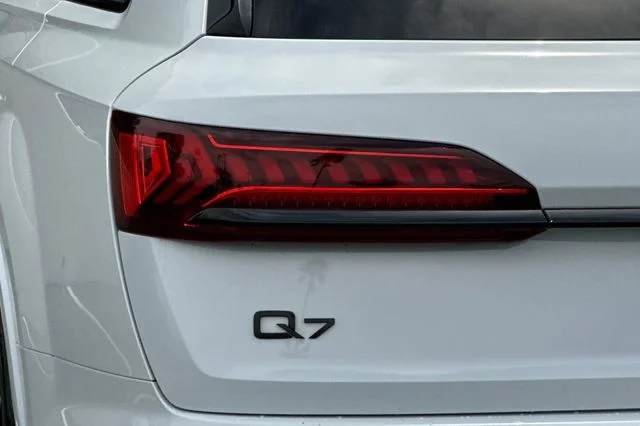 Used 2021 White Audi 55 Prestige image 25