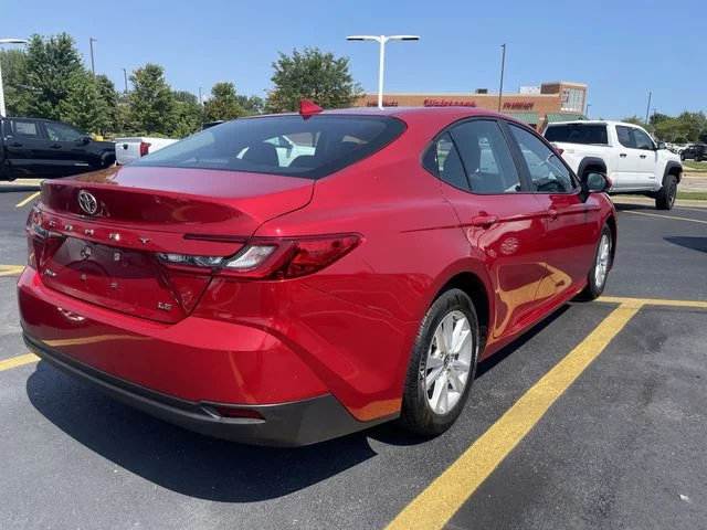 2025 Toyota Camry LE - Photo 34