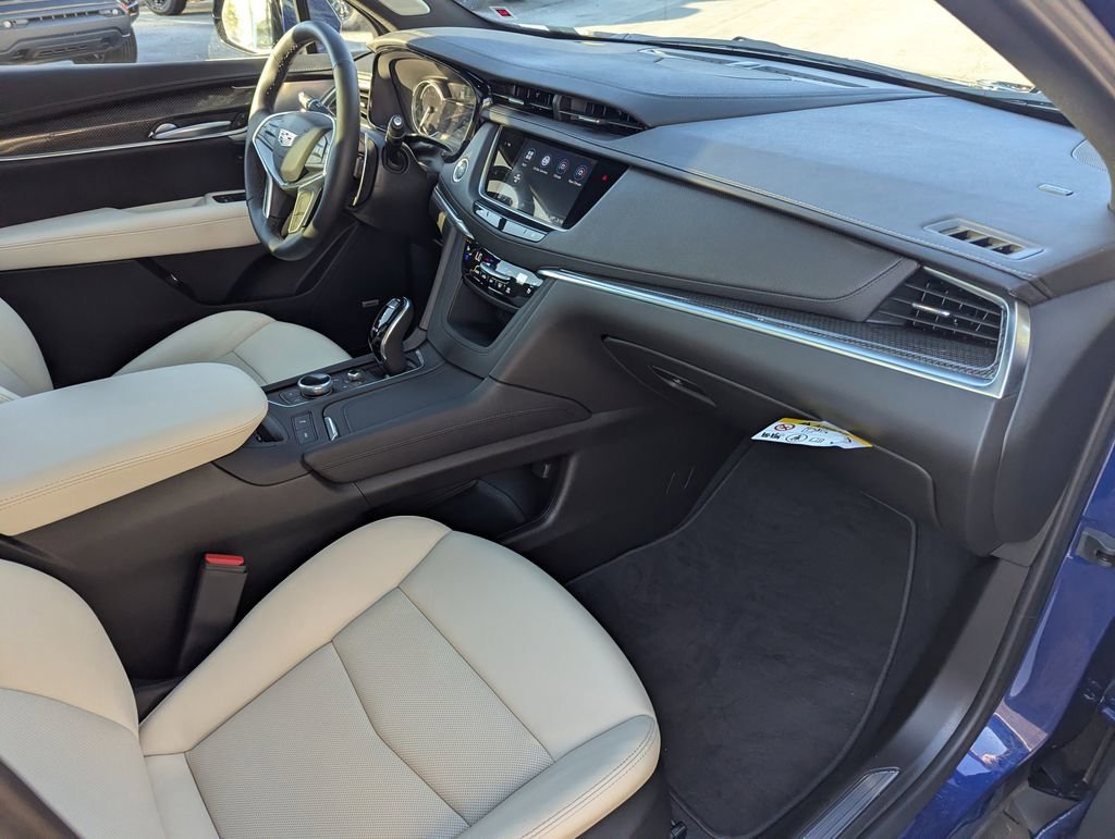 2025 Cadillac XT5 Sport - Photo 36