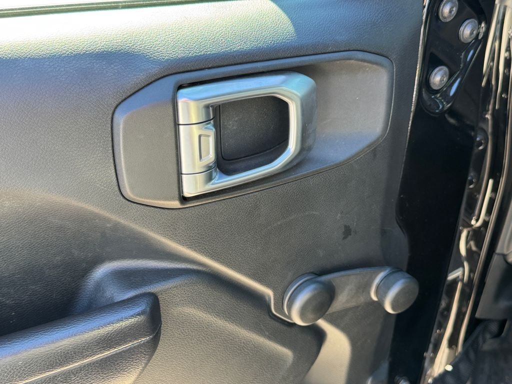 Used 2018 Black Clearcoat Jeep Sport image 8