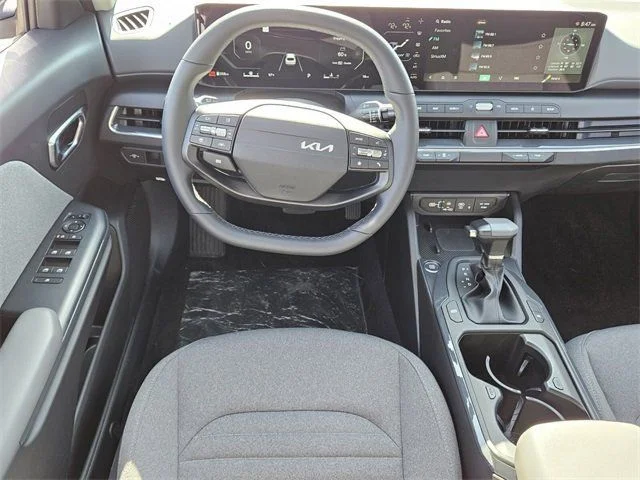 2025 Kia K4 EX - Photo 6