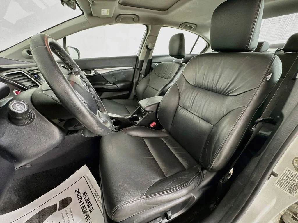 Used 2014 White Honda EX-L image 25