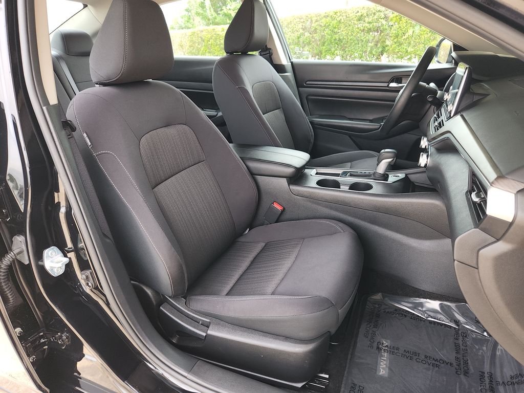 Used 2025 Black Nissan 2.5 SV image 15