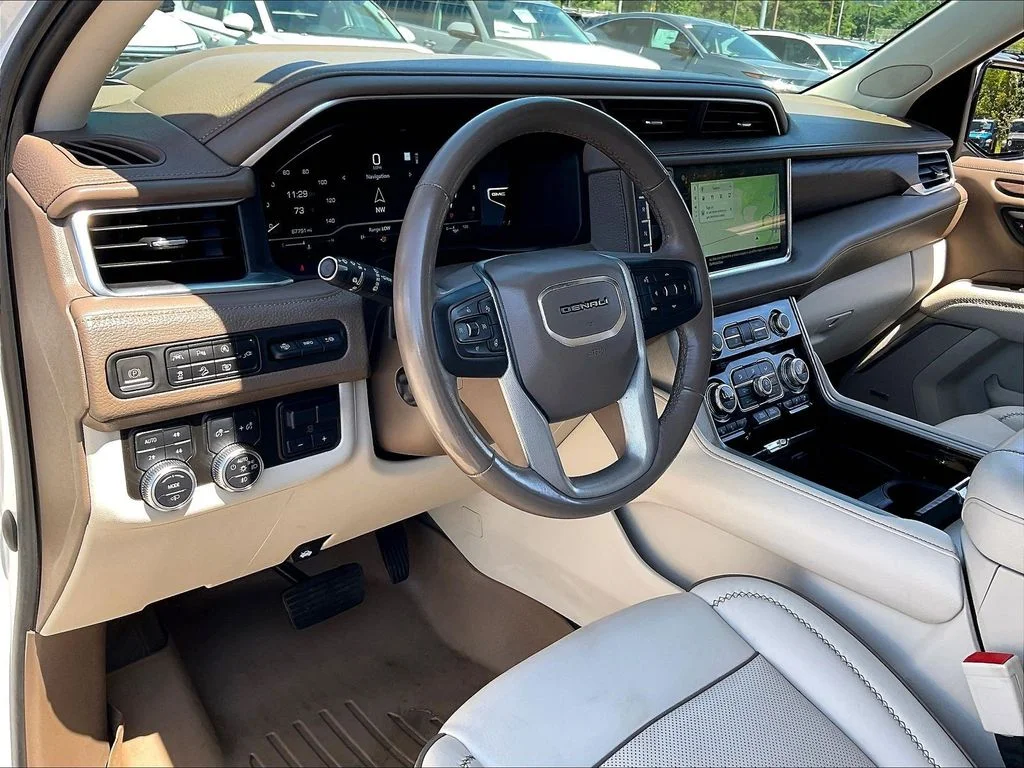 Used 2022 White Frost Tricoat GMC Denali image 8