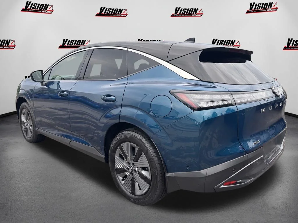 Used 2025 Blue Nissan SL image 5