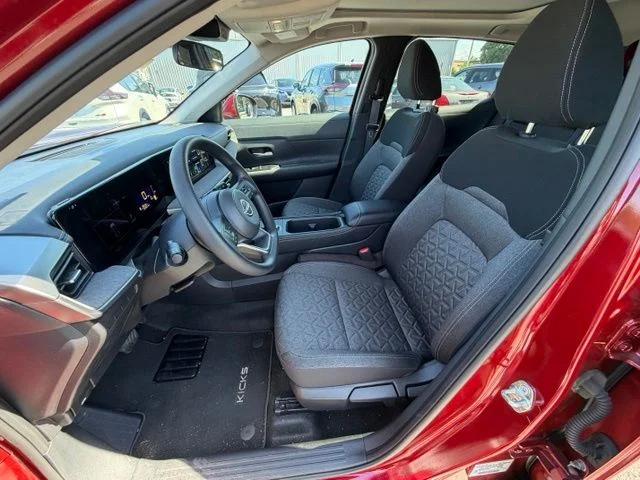 Used 2025 Scarlet Nissan SV image 11