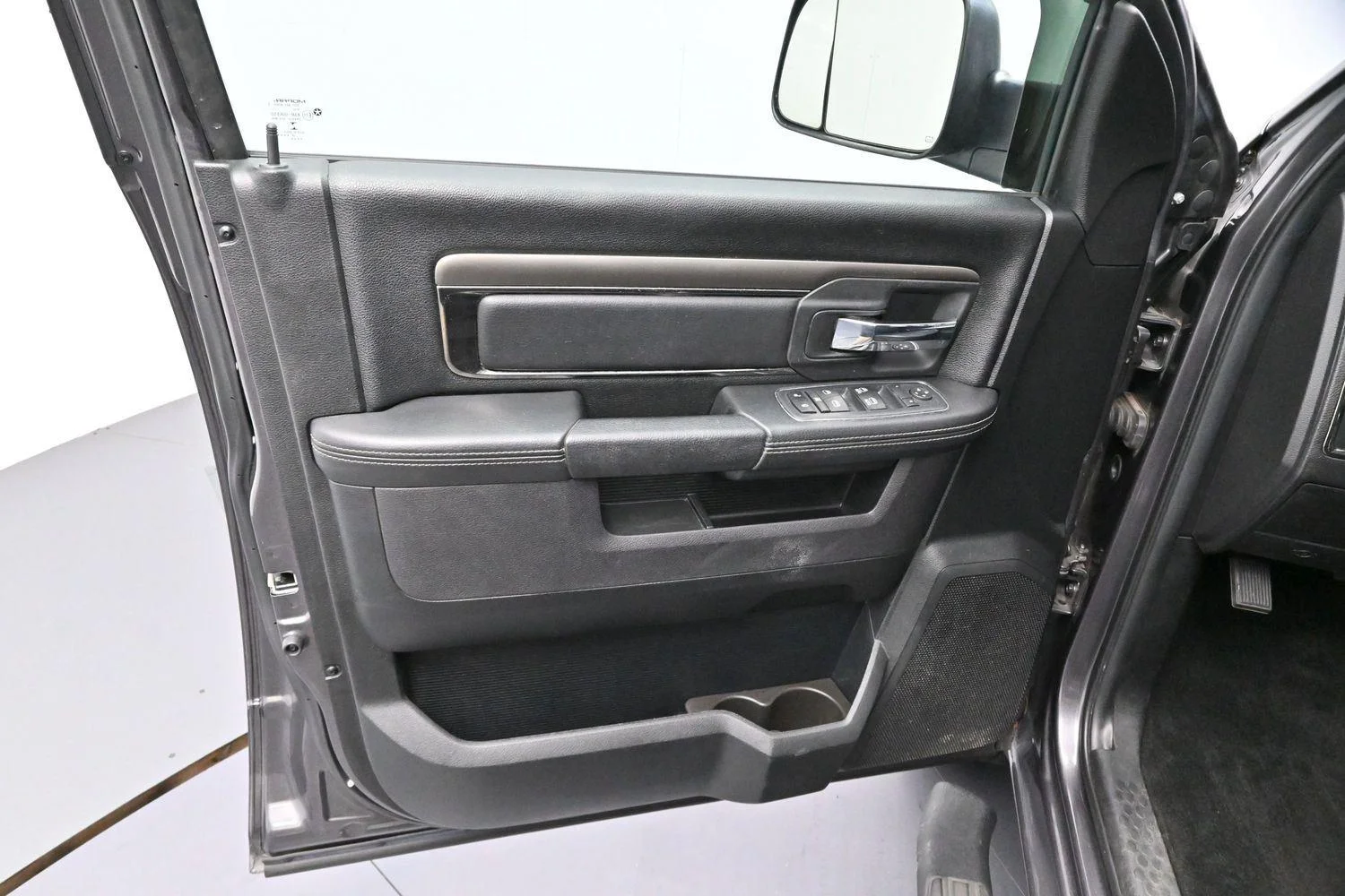 Used 2017 Granite Crystal Metallic Clearcoat Ram Sport image 9