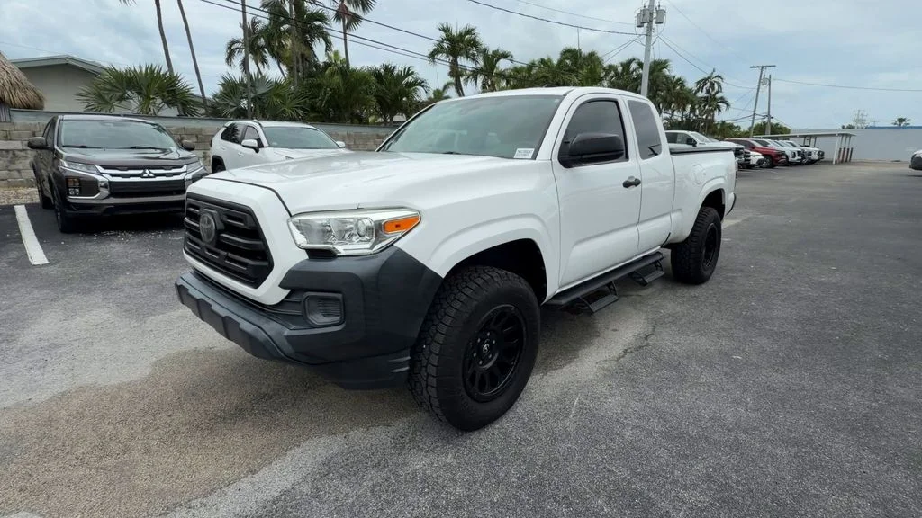Used 2019 White Toyota SR image 4