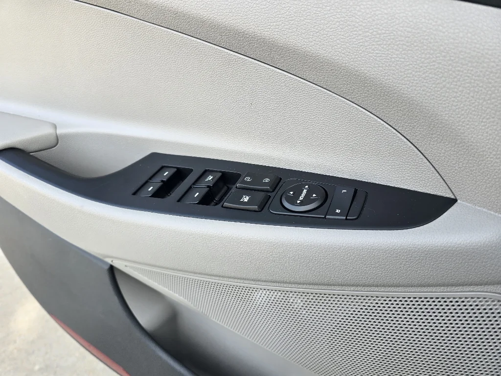 Used 2018 Black Noir Pearl Hyundai SEL image 19