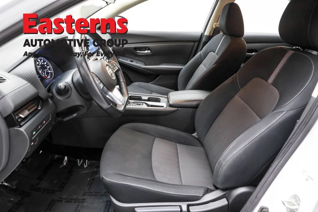 Used 2023 White Nissan SV image 33