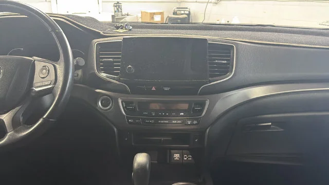 Used 2020 Black Honda EX-L image 17