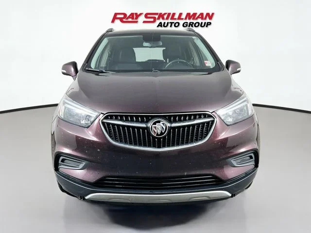 Used 2018 Red Buick Preferred image 2