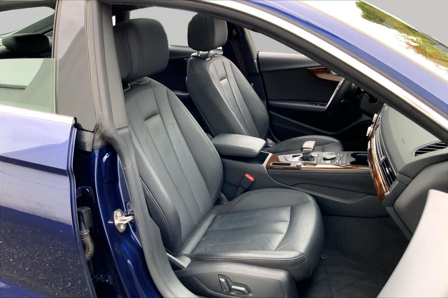 Used 2019 Navarra Blue Metallic Audi Premium Plus image 8