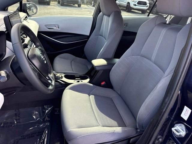 Used 2025  Toyota SE image 11