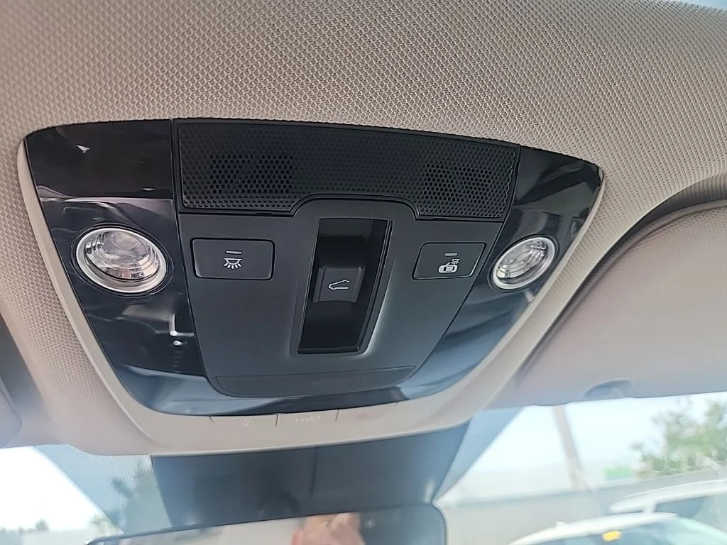 Used 2021 Silver Kia SX image 25