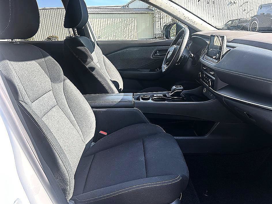 Used 2023 Glacier White Nissan S image 19