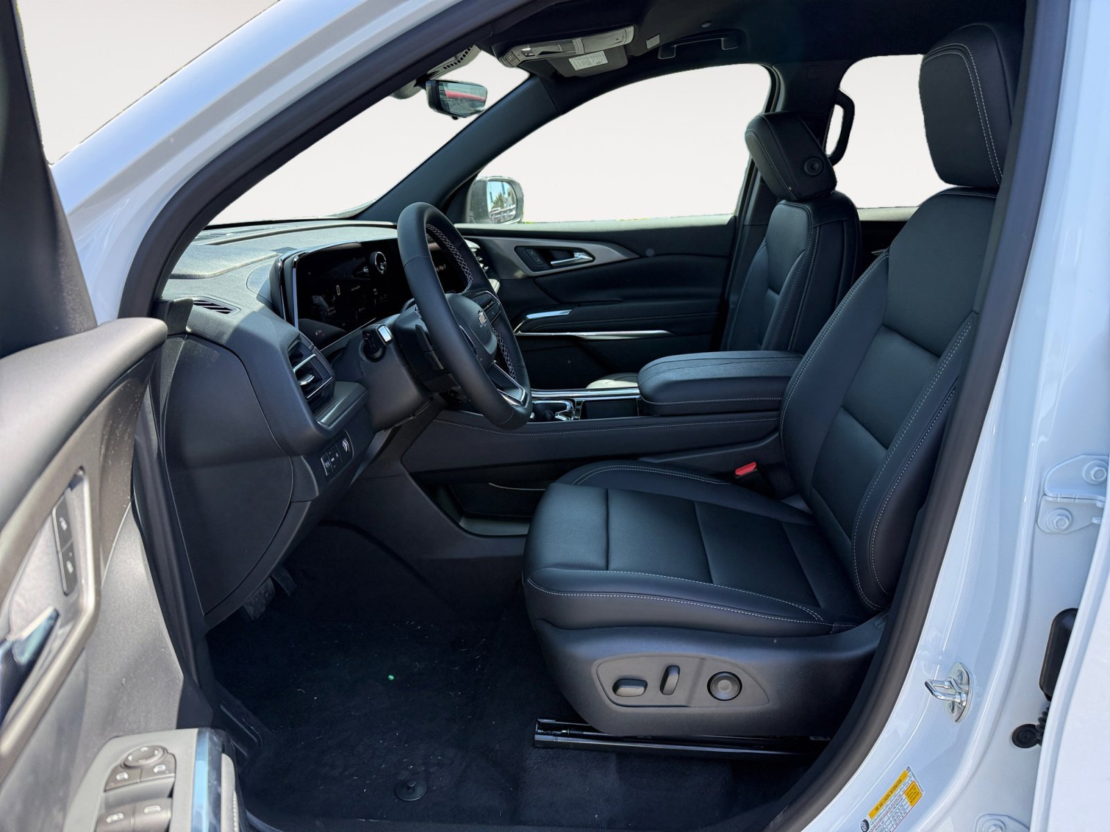 New 2026 Summit White Chevrolet FWD LT image 10