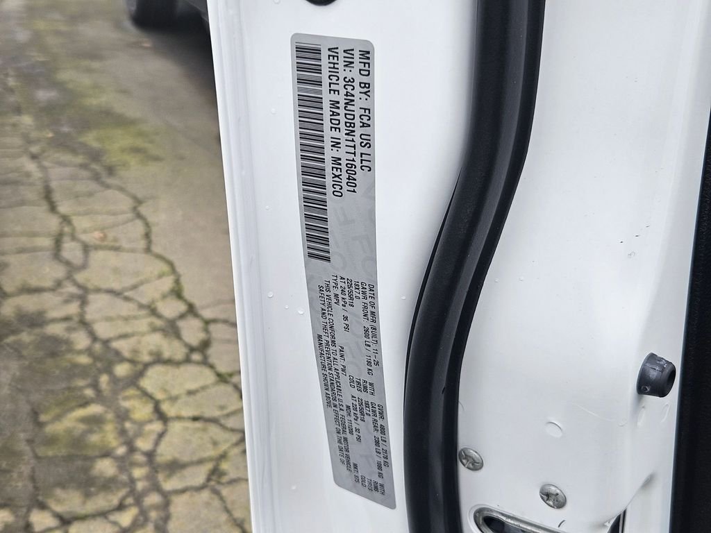 New 2026 Bright White Clear-Coat Exterior Paint Jeep Latitude image 30