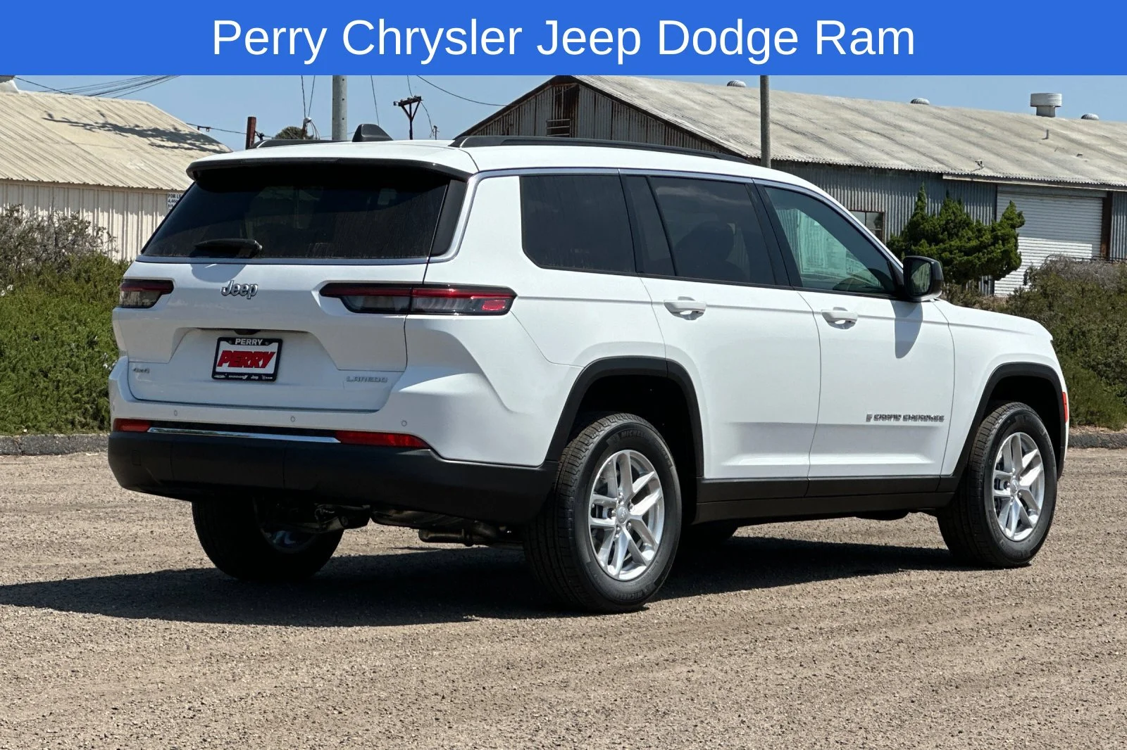 New 2026 Bright White Clear-Coat Exterior Paint Jeep Laredo image 3