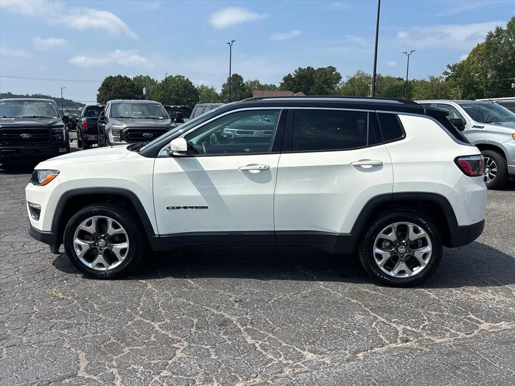 Used 2018 White Clearcoat Jeep Limited image 4