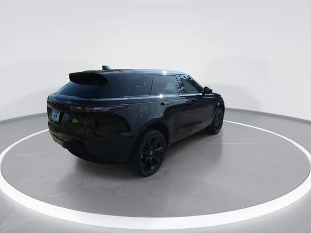 Used 2023 Black Land Rover R-Dynamic S image 8
