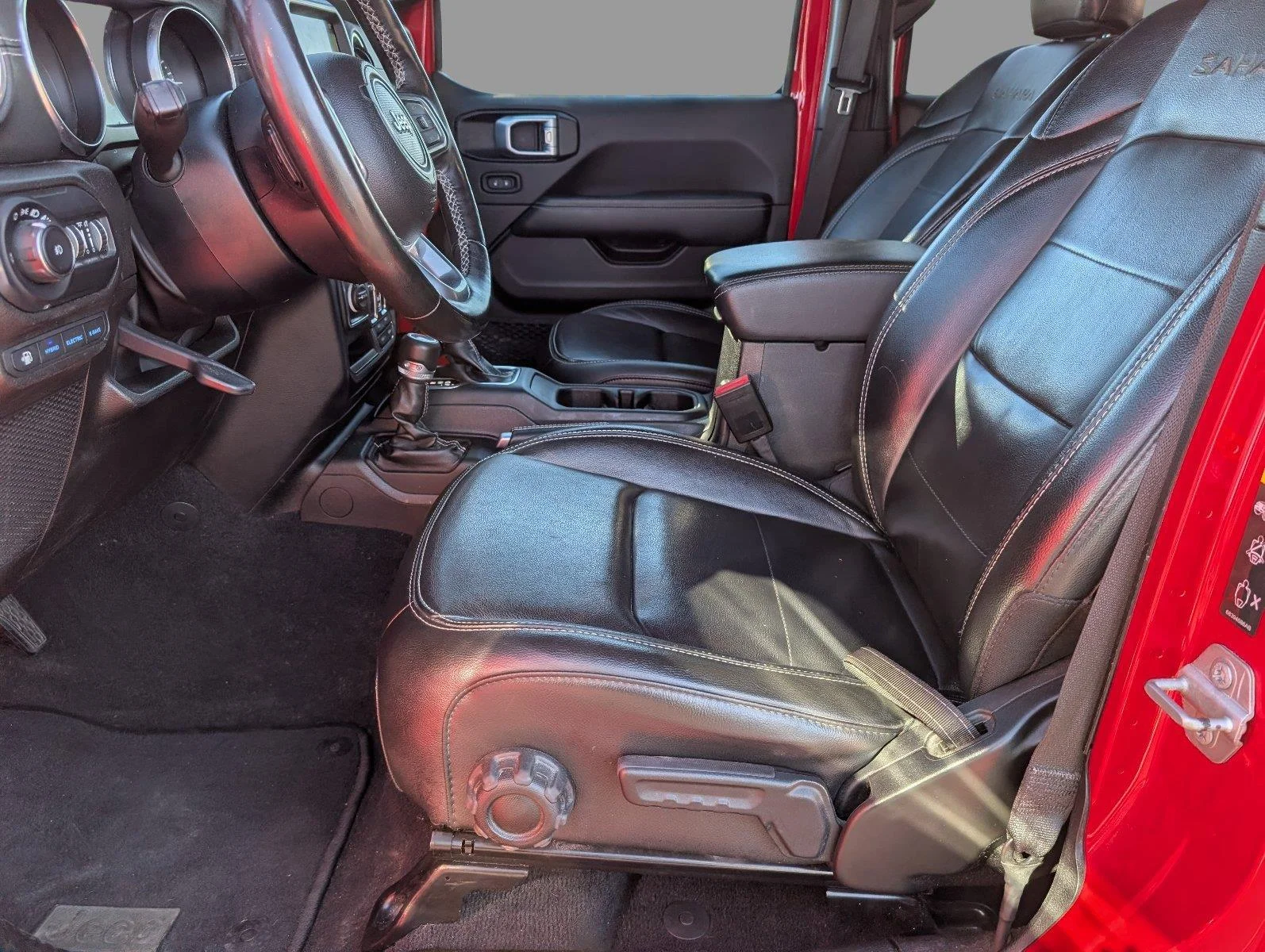 Used 2022 Firecracker Red Clearcoat Jeep Unlimited Sahara image 3