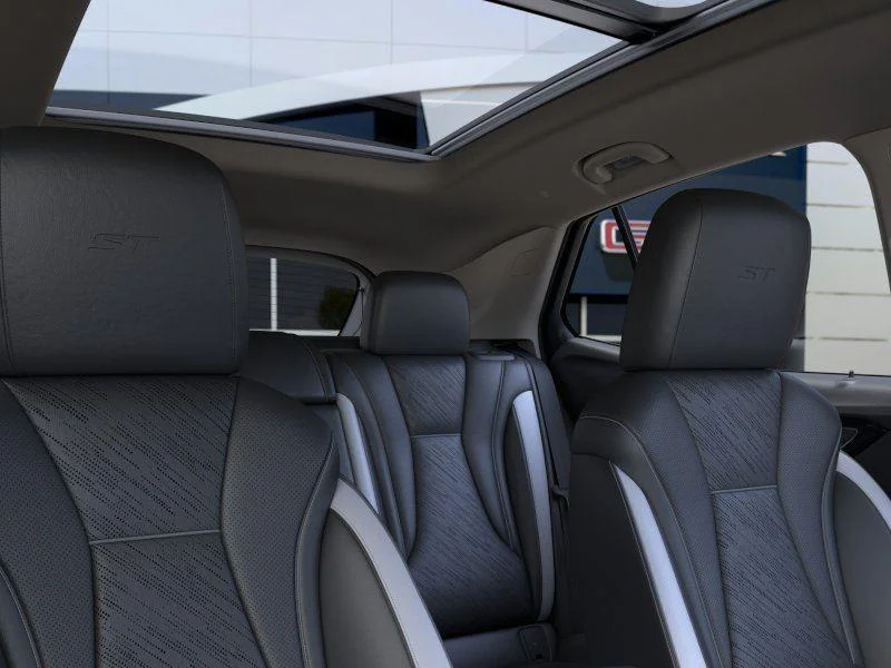 Used 2026 Iridescent White Tricoat Buick Sport Touring image 24