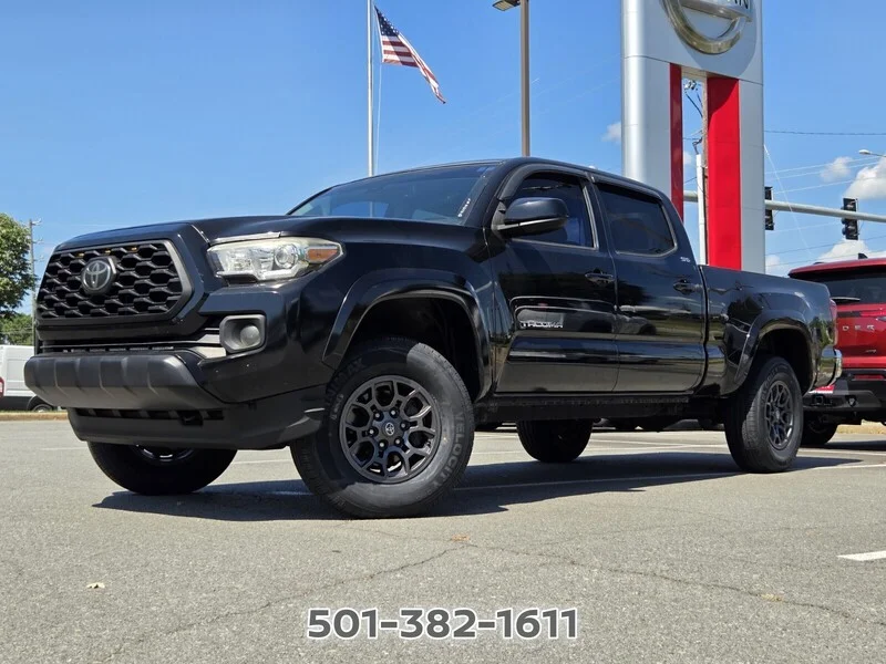 Used 2018 Midnight Black Metallic TOYOTA SR5 DOUBLE CAB 6
