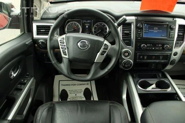 Used 2018 Cayenne Red Nissan SL image 30