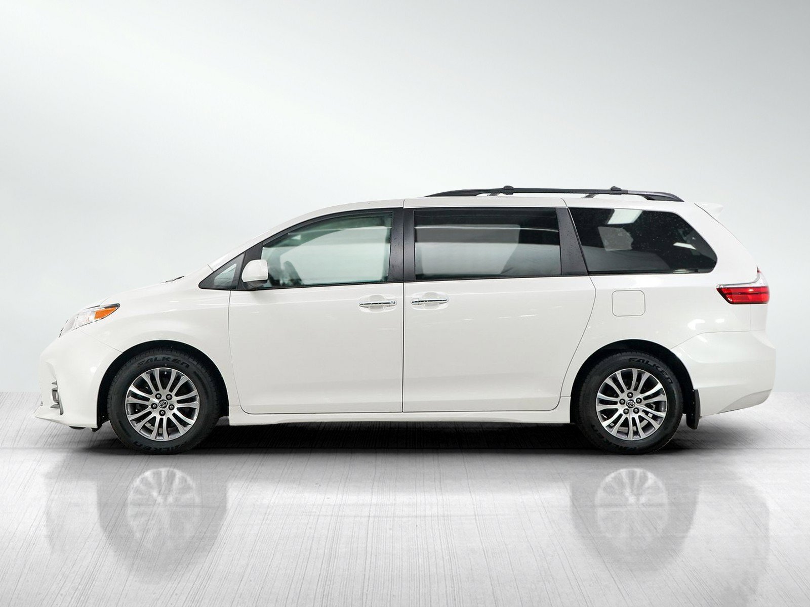 Used 2020 Toyota Sienna XLE Premium with VIN 5TDYZ3DC5LS045788 for sale in White Bear Lake, Minnesota