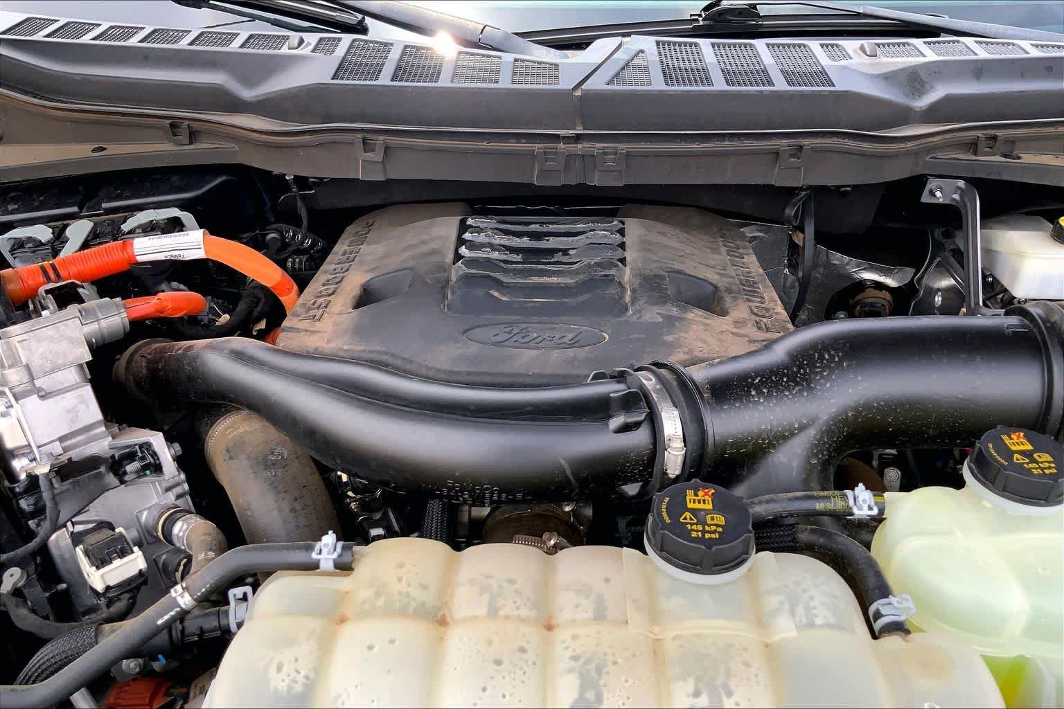 Used 2021 Smoked Quartz Metallic Tinted Clearcoat Ford LARIAT image 32
