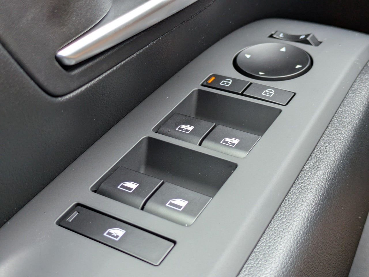New 2026 Blue Stone Hyundai SEL FWD image 23