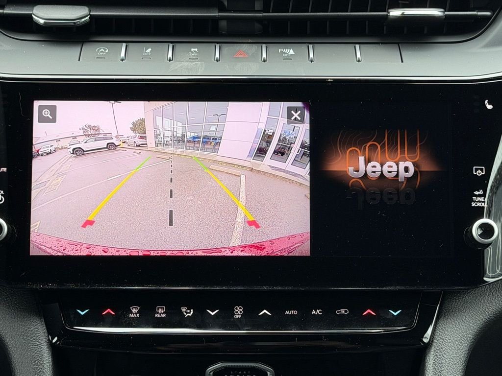 New 2026 Velvet Red Pearl-Coat Exterior Paint Jeep Laredo Altitude image 21