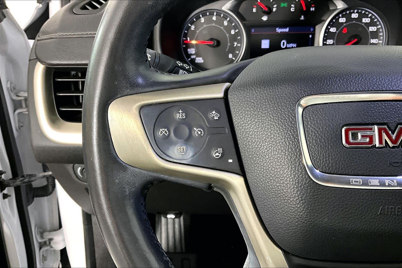 Used 2020 WHITE FROST TRICOAT GMC Denali image 22