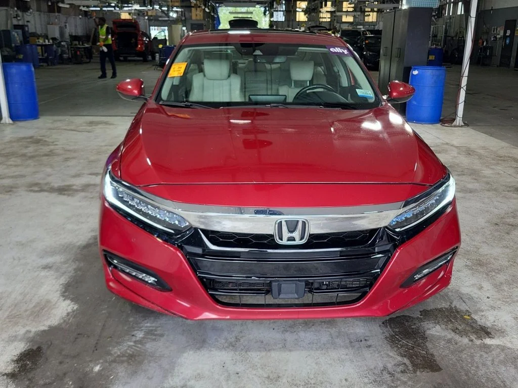 Used 2019 Radiant Red Metallic Honda Touring image 2