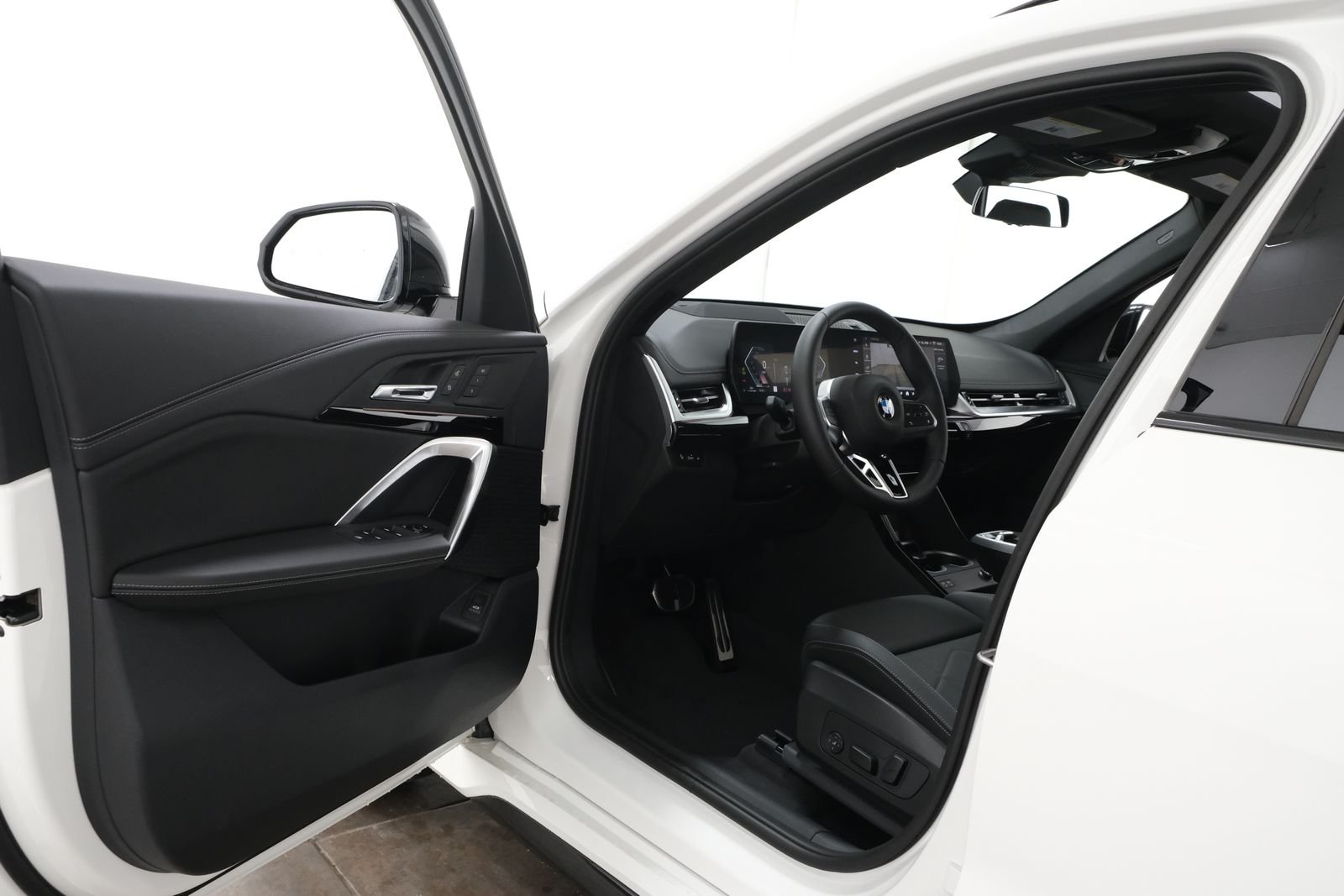 New 2027 Alpine White BMW xDrive28i image 24