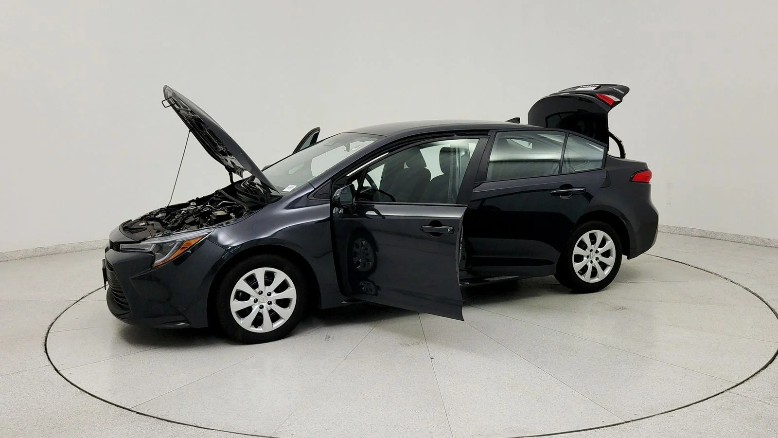 Used 2025  Toyota LE image 12