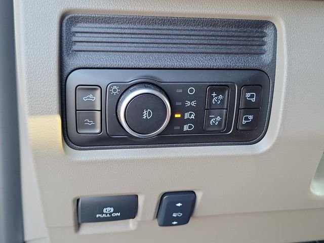 New 2026 Glacier Gray Metallic Tri-Coat Ford F-350® Platinum® image 17