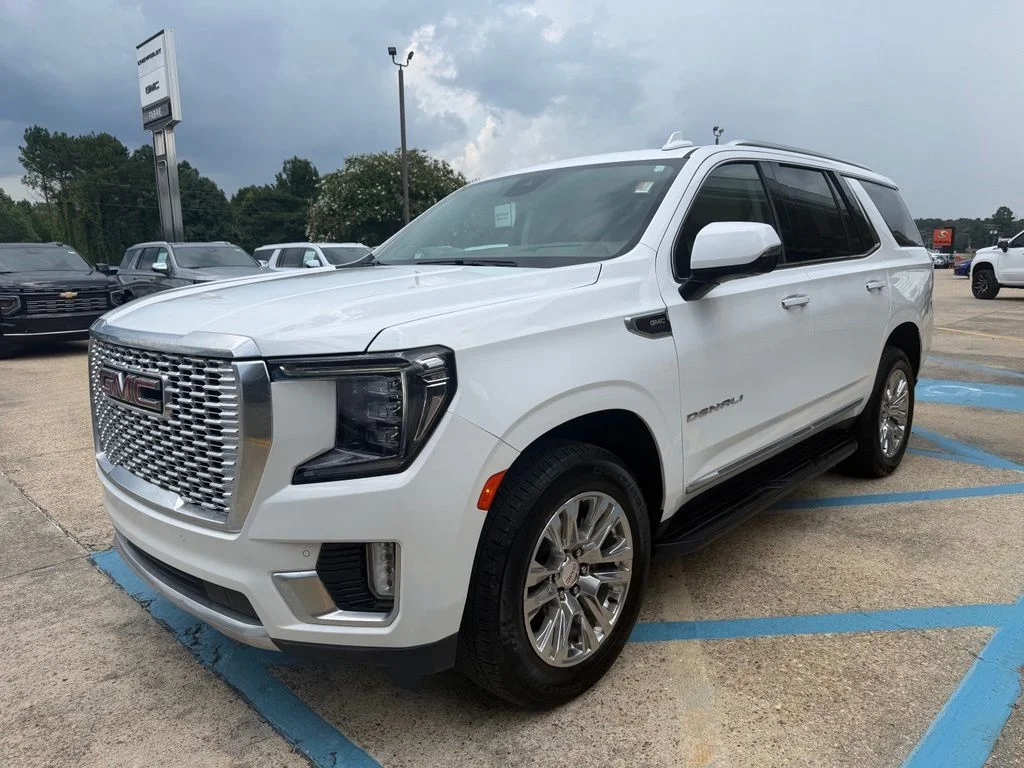 Used 2024 White GMC Denali image 3