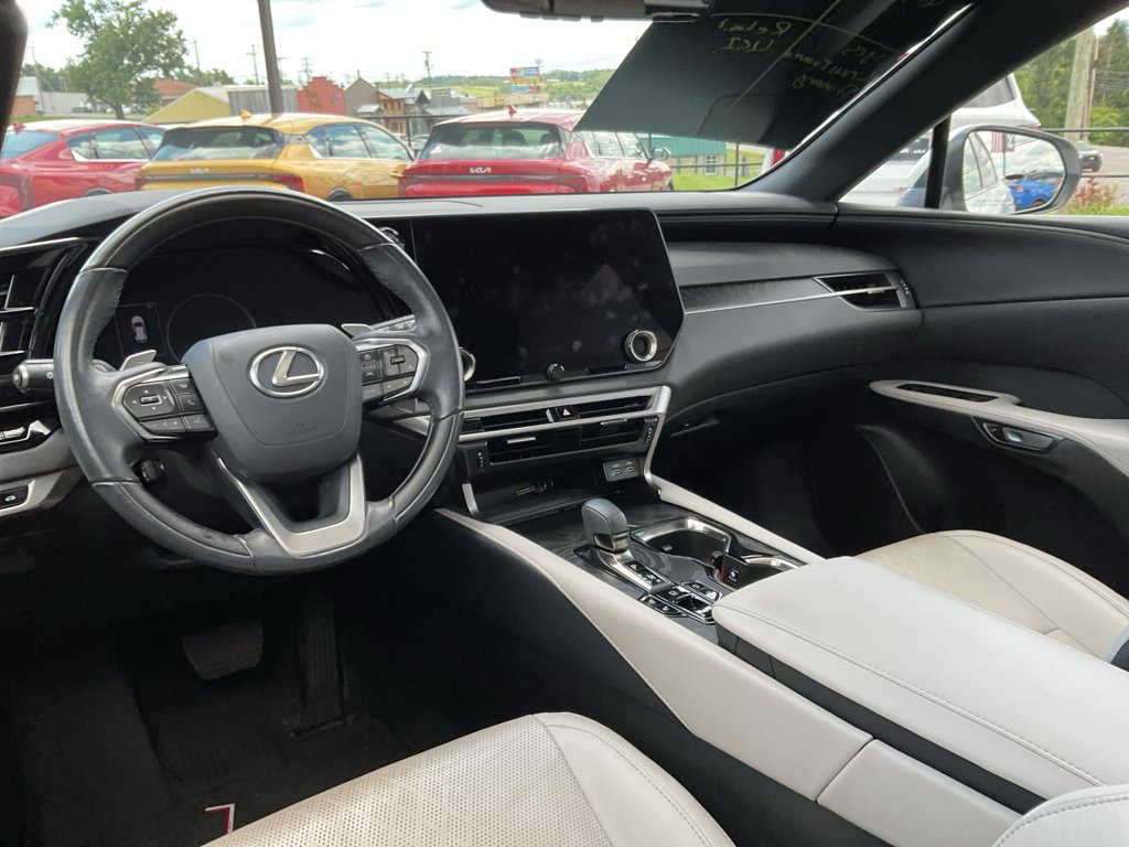 Used 2023 Eminent White Pearl Lexus Premium Plus image 16