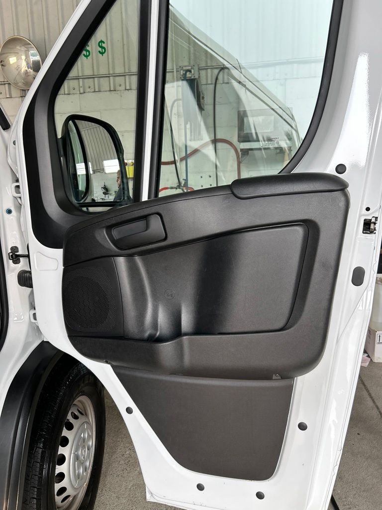 Used 2025 White Ram Base image 14