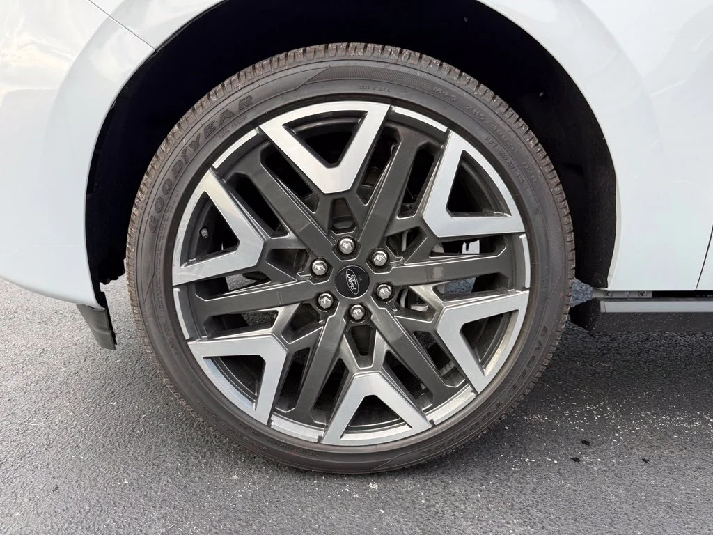 New 2026 Space Silver Metallic Ford Platinum® image 12