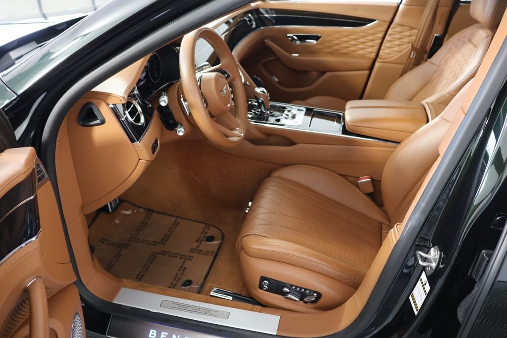 Used 2021 Black Bentley W12 image 19