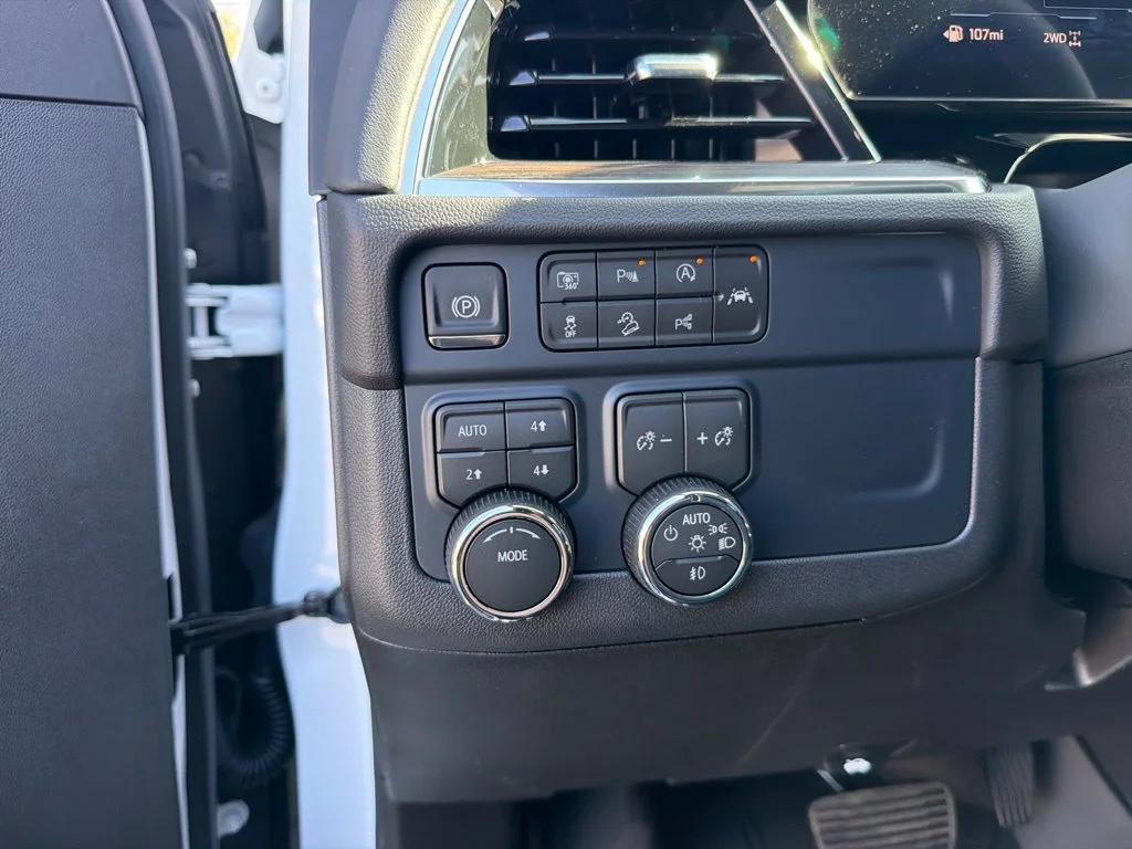 2027 Chevrolet Tahoe Z71 - Photo 16