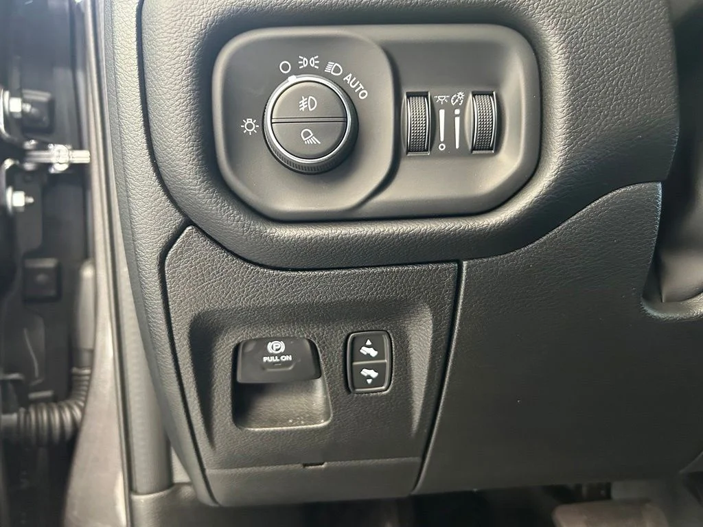 New 2026 Granite Crystal Metallic Clearcoat RAM Direct Connection 650 image 43
