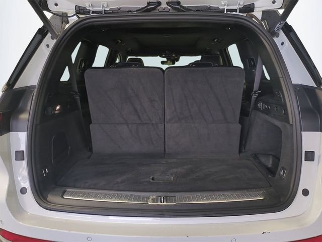 Certified Used 2022 White Jeep Overland image 14