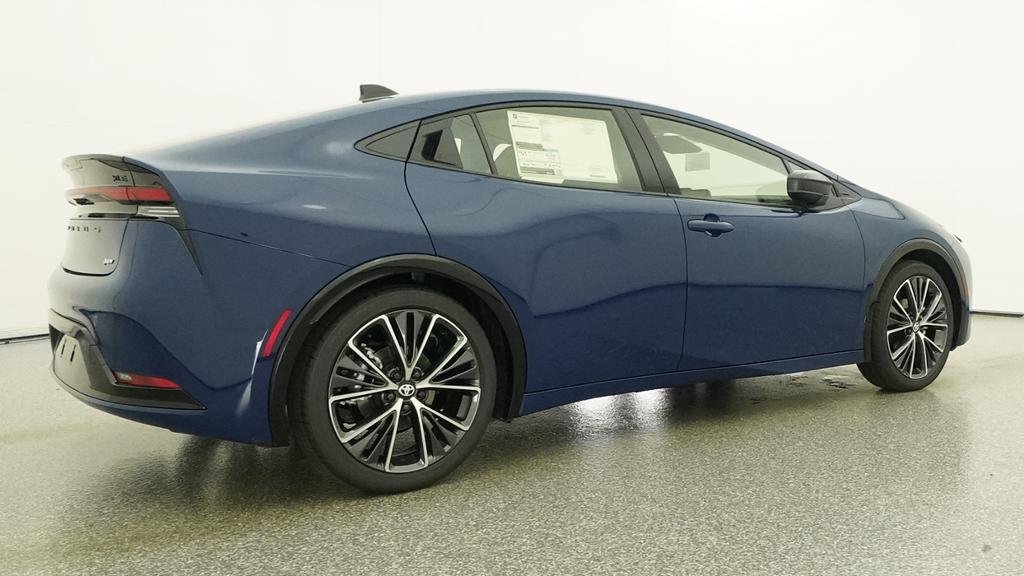 New 2027 Reservoir Blue Toyota XLE image 17