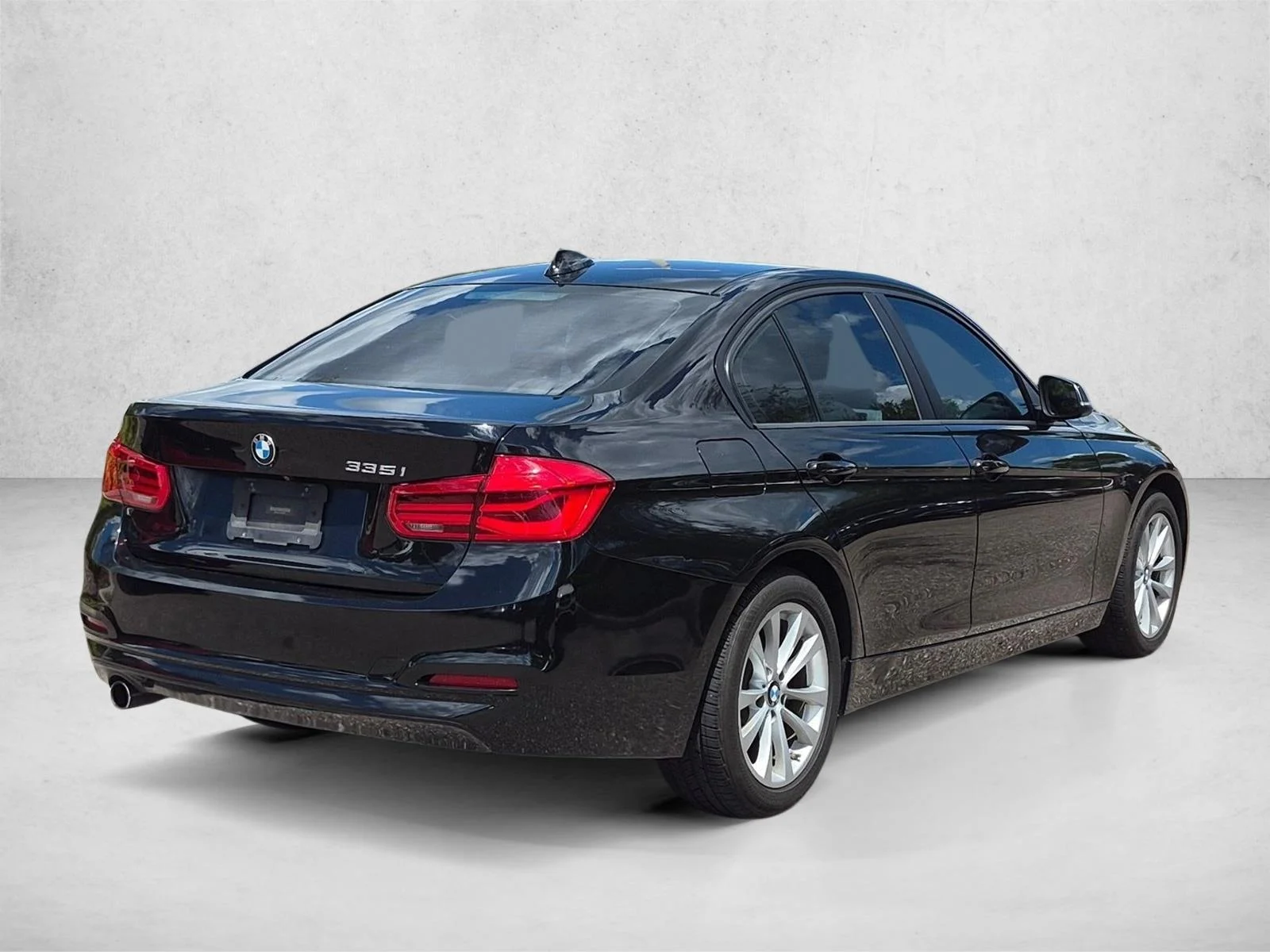 Used 2018 Jet Black BMW 320i image 5